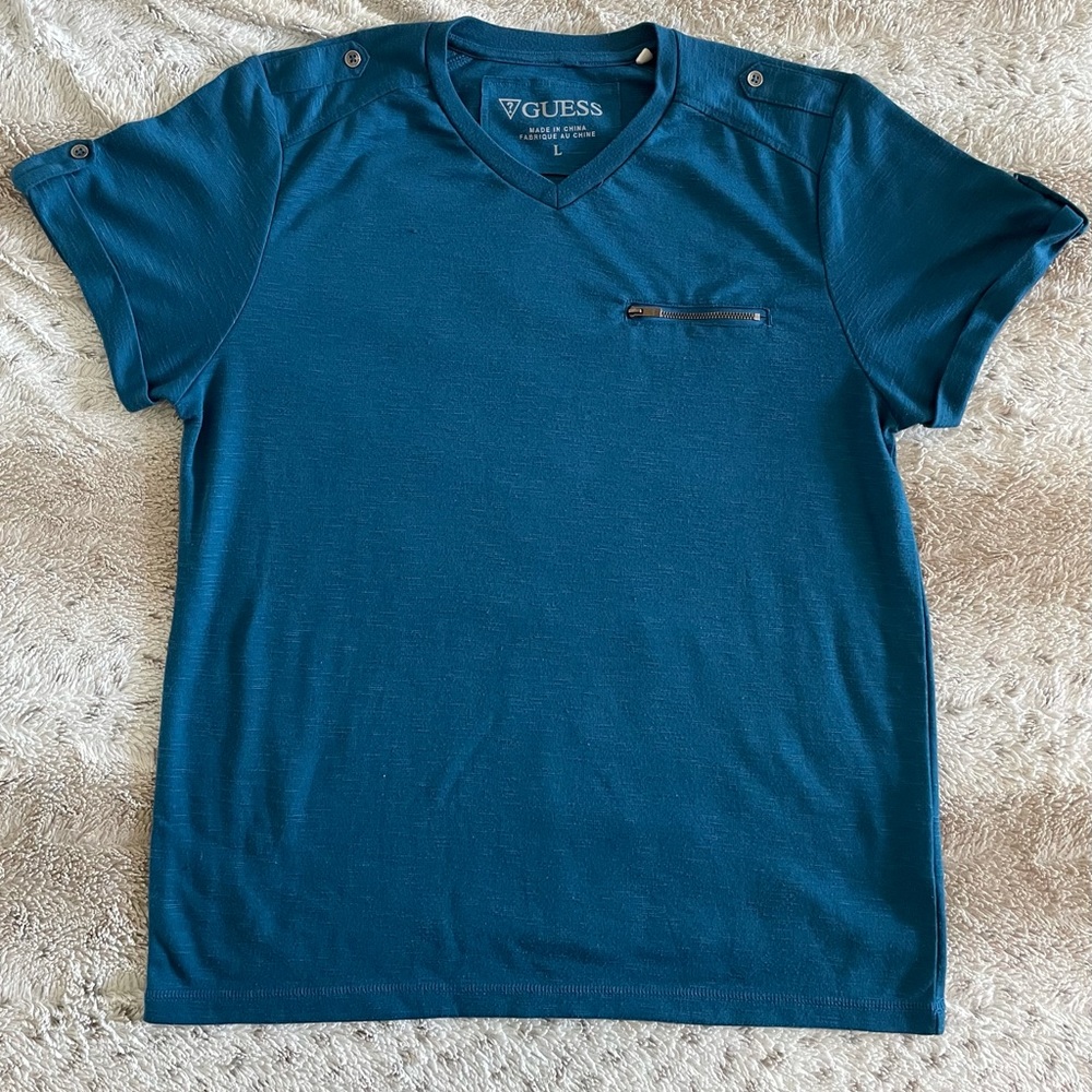 Guess Men’s vneck